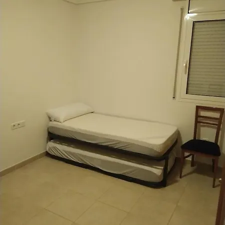 Luminoso Y Amplio Con Piscina *